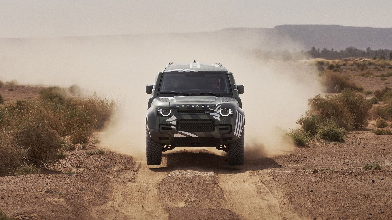 Defender Dakar D7X-R - front